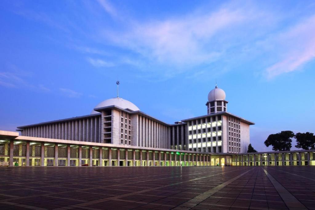 Swiss-Belhotel Mangga Besar Джакарта Экстерьер фото