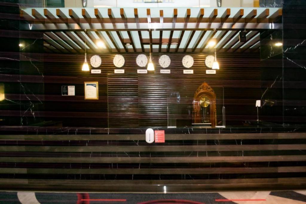 Swiss-Belhotel Mangga Besar Джакарта Экстерьер фото